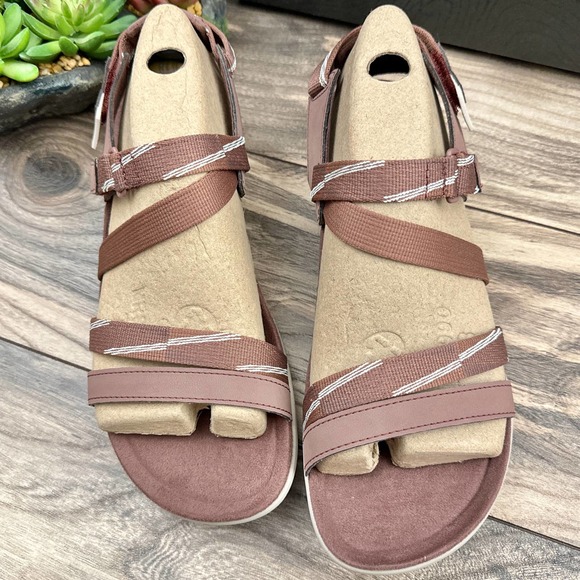 NIB Merrell 9M District Mendi Backstrap Sport Sandal Marron Burlwood - Picture 2 of 10